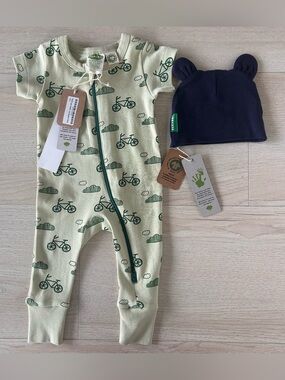 NWT Parade Organic Cotton Green Baby Onesie with Navy Bear Hat 0-3 months